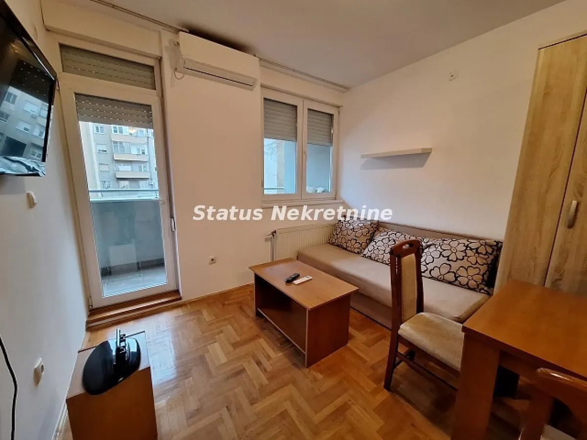 Izdavanje, dvosoban stan, 42m², Grbavica, Novi Sad Sve Podlokacije