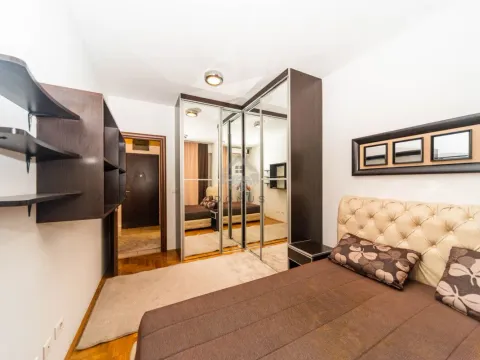 Izdavanje, jednosoban stan, 53m², City Kvart, Podgorica - image 8