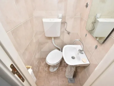 Izdavanje, poslovni prostor, 25m², Pobrežje, Podgorica - image 4