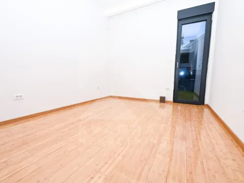 Rent, house, 170m², Dalmatinska ulica, Podgorica - image 15