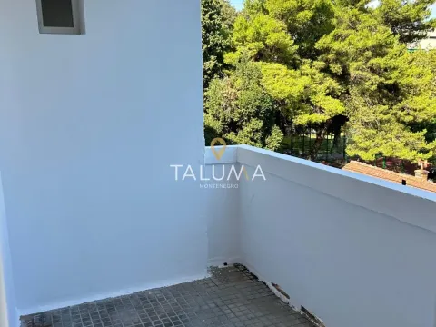 Izdavanje, dvosoban stan, 69m², Centar, Podgorica - image 6