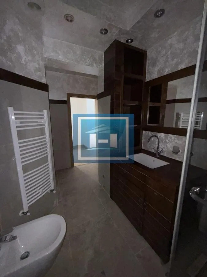 Prodaja, dvosoban stan, 95m², Vašarište, Jagodina