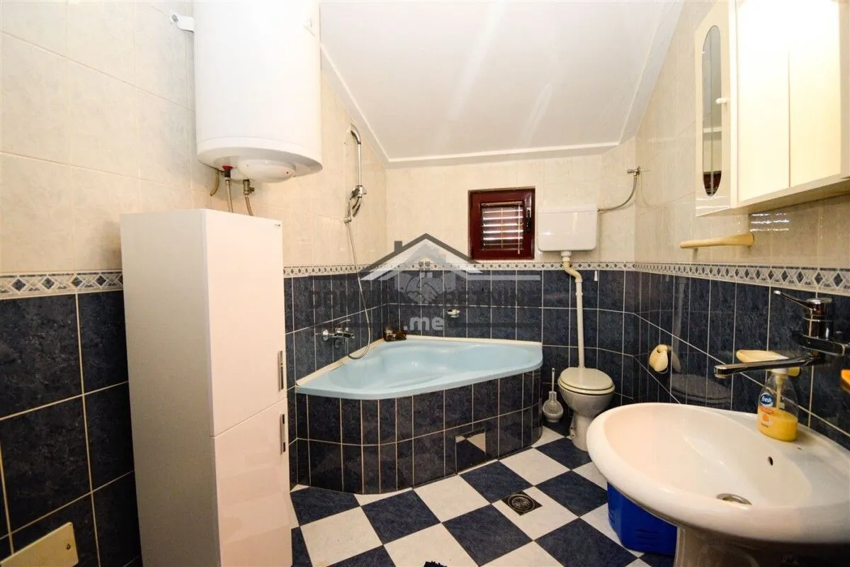 Rent, house, 200m², Donja Gorica, Podgorica