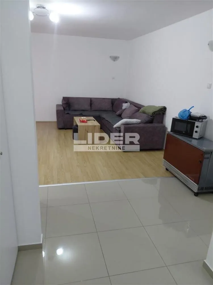 Prodaja, kuća, 517m², Zemun Sve Podlokacije, Beograd