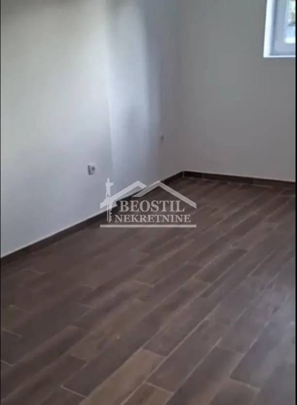 Prodaja, trosoban stan, 32m², Zemun Sve Podlokacije, Beograd