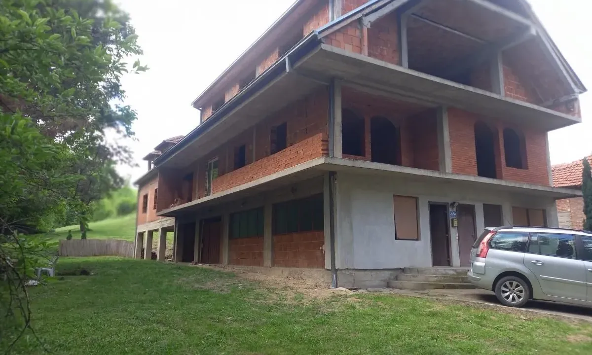 Sale, house, 990m², Niš, Srbija