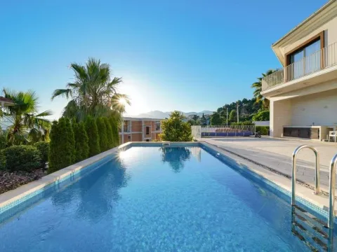 Prodaja, kuća, 290m², Tivat, Crna Gora - image 18