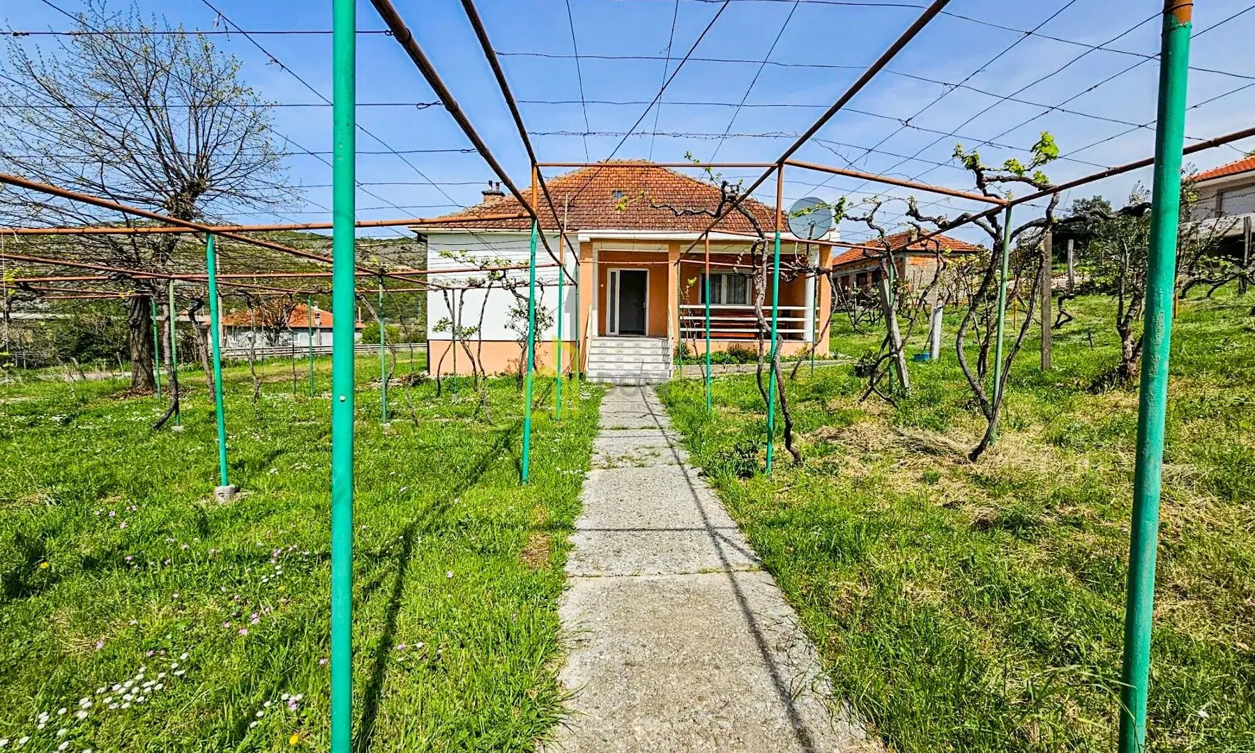 Rent, house, 100m², Zlatica, Podgorica