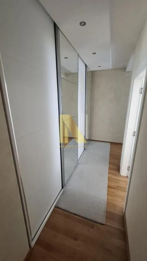 Izdavanje, trosoban stan, 70m², Novi Sad, Srbija