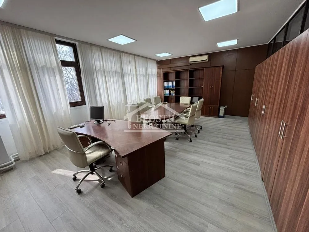 Rent, office space, 260m², Kluz, Zvezdara Sve Podlokacije