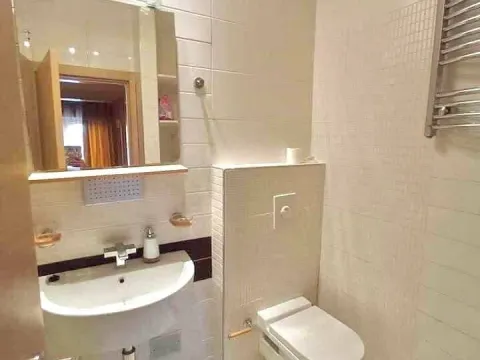 Izdavanje, trosoban stan, 124m², Herceg Novi, Crna Gora - image 9