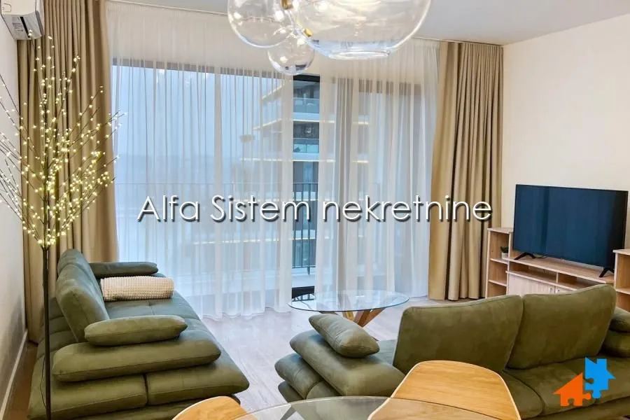 Izdavanje, trosoban stan, 88m², Savski Venac, Beograd