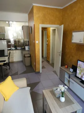 Rent, one bedroom apartment, 40m², Centar, Budva - image 14