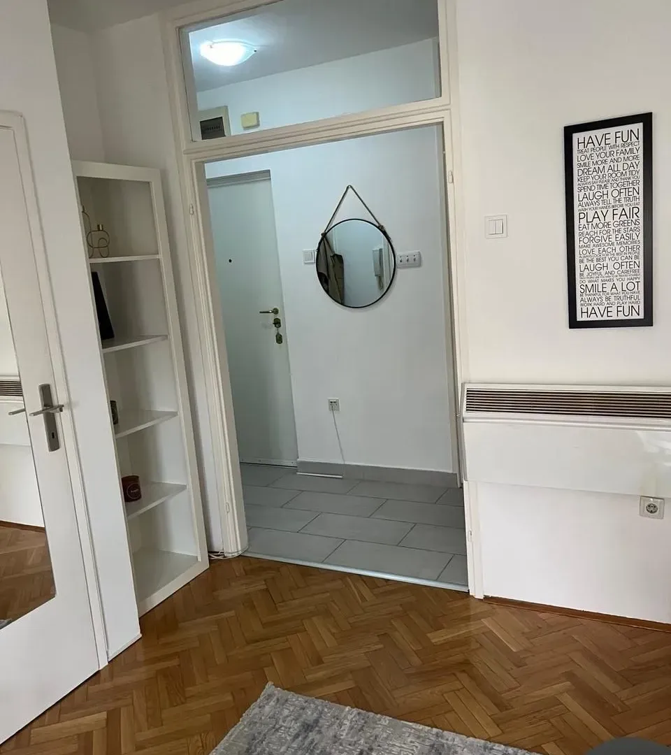 Izdavanje, jednosoban stan, 37m², City Kvart, Podgorica
