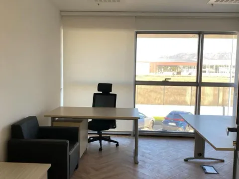 Izdavanje, poslovni prostor, 226m², Podgorica, Crna Gora - image 3