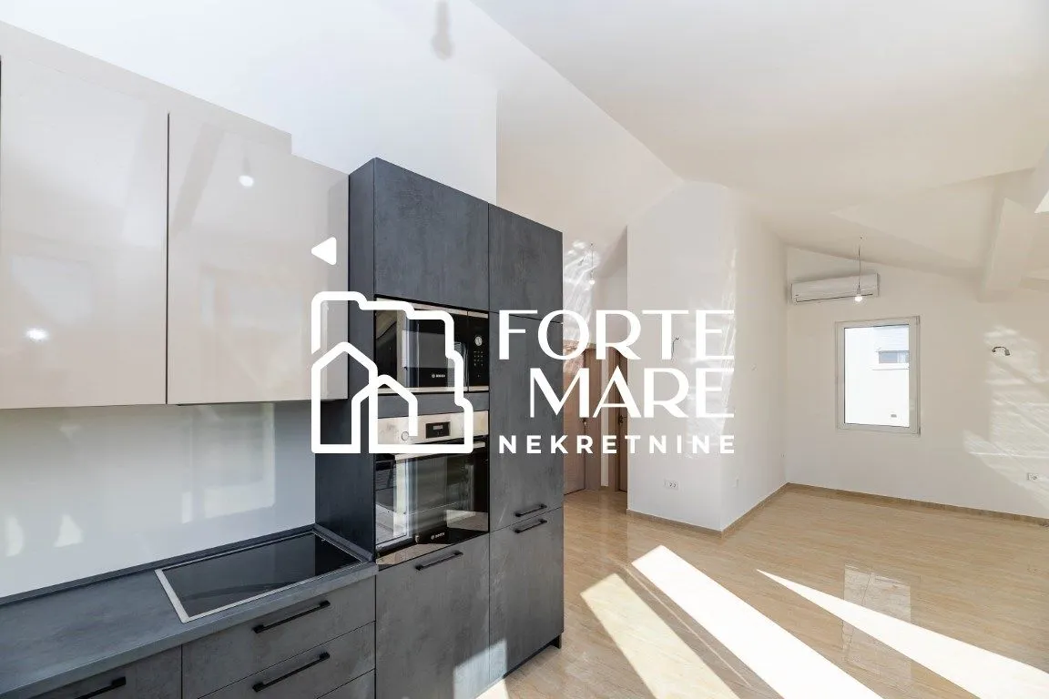 Prodaja, dvosoban stan, 74m², Đenovići, Herceg Novi