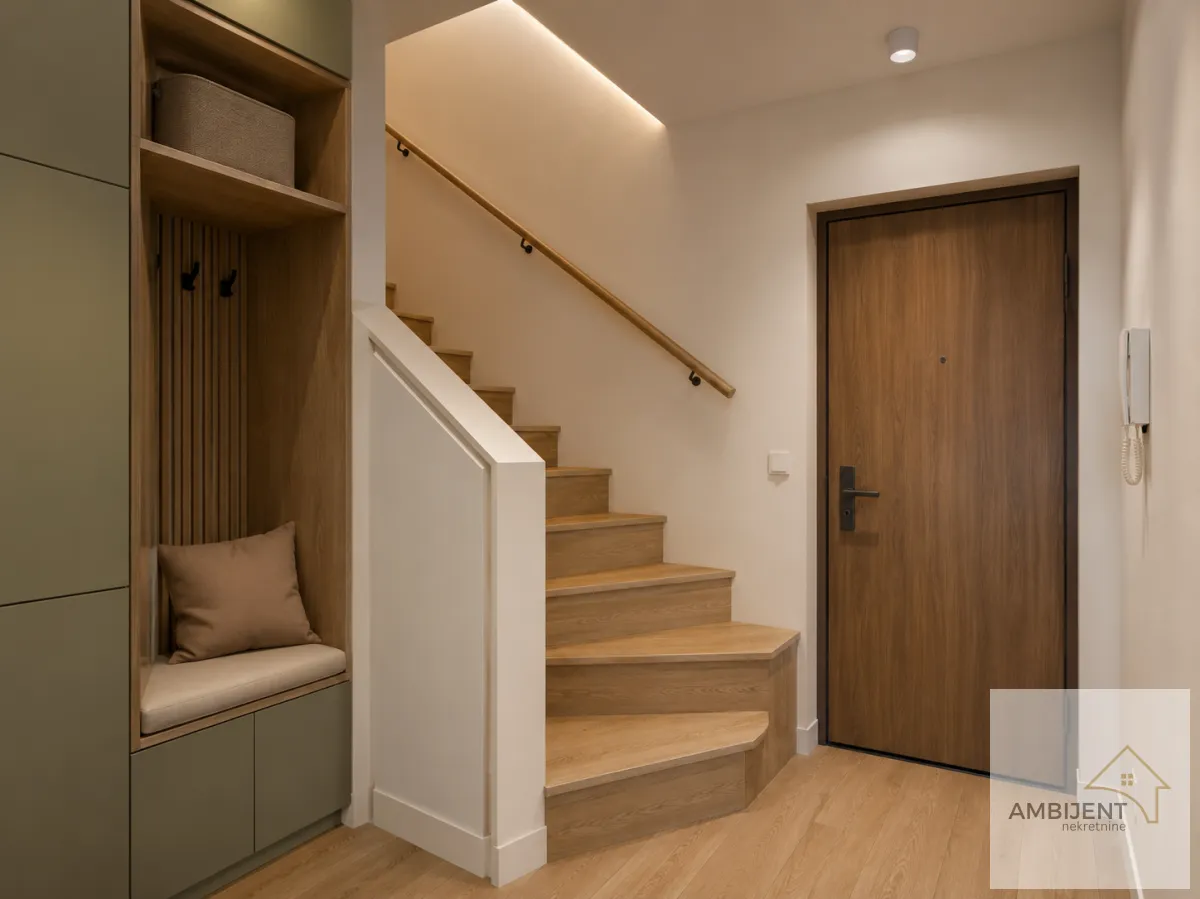 Prodaja, trosoban stan, 107m², Zemun Cara Dušana, Zemun Sve Podlokacije
