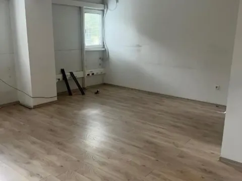 Izdavanje, poslovni prostor, 259m², Tošin bunar, Novi Beograd Sve Podlokacije - image 2