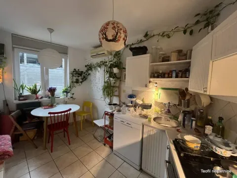 Sale, three bedroom apartment, 72m², Topličin venac, Beograd - image 9