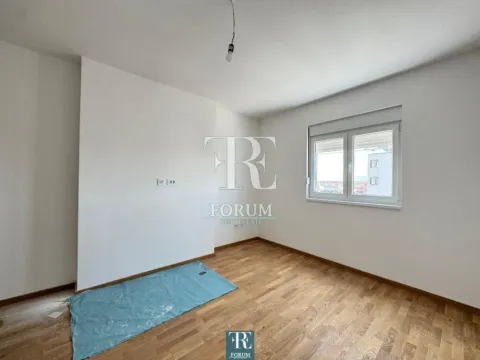 Prodaja, trosoban stan, 106m², Stari Aerodrom, Podgorica - image 10