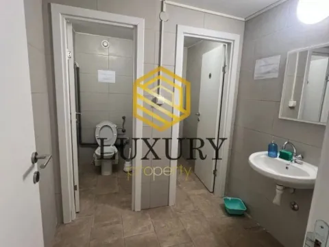 Izdavanje, poslovni prostor, 245m², Blok 5, Podgorica - image 3