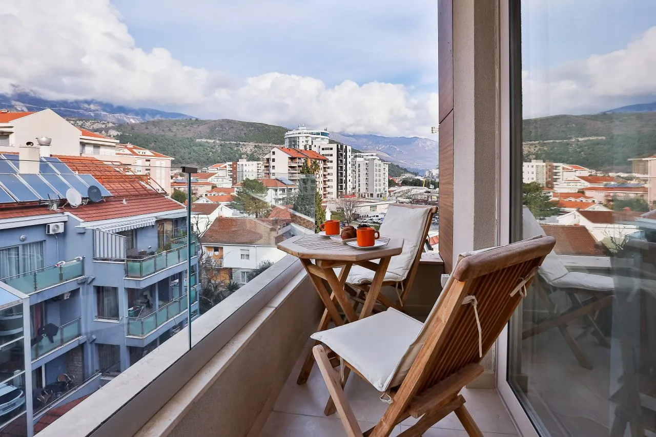Rent, one bedroom apartment, 43m², Budva okolina, Budva