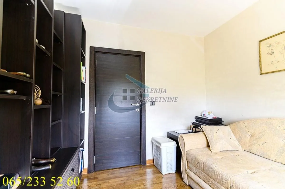 Prodaja, trosoban stan, 77m², Žarkovo, Beograd