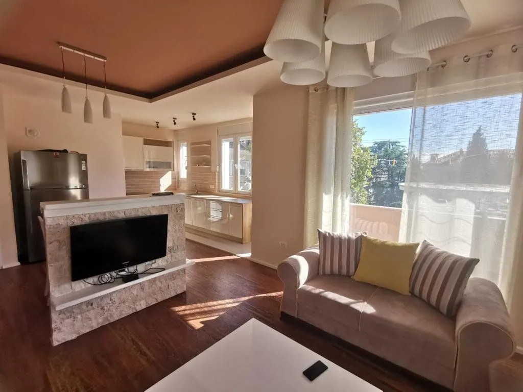Rent, one bedroom apartment, 75m², Centar, Podgorica