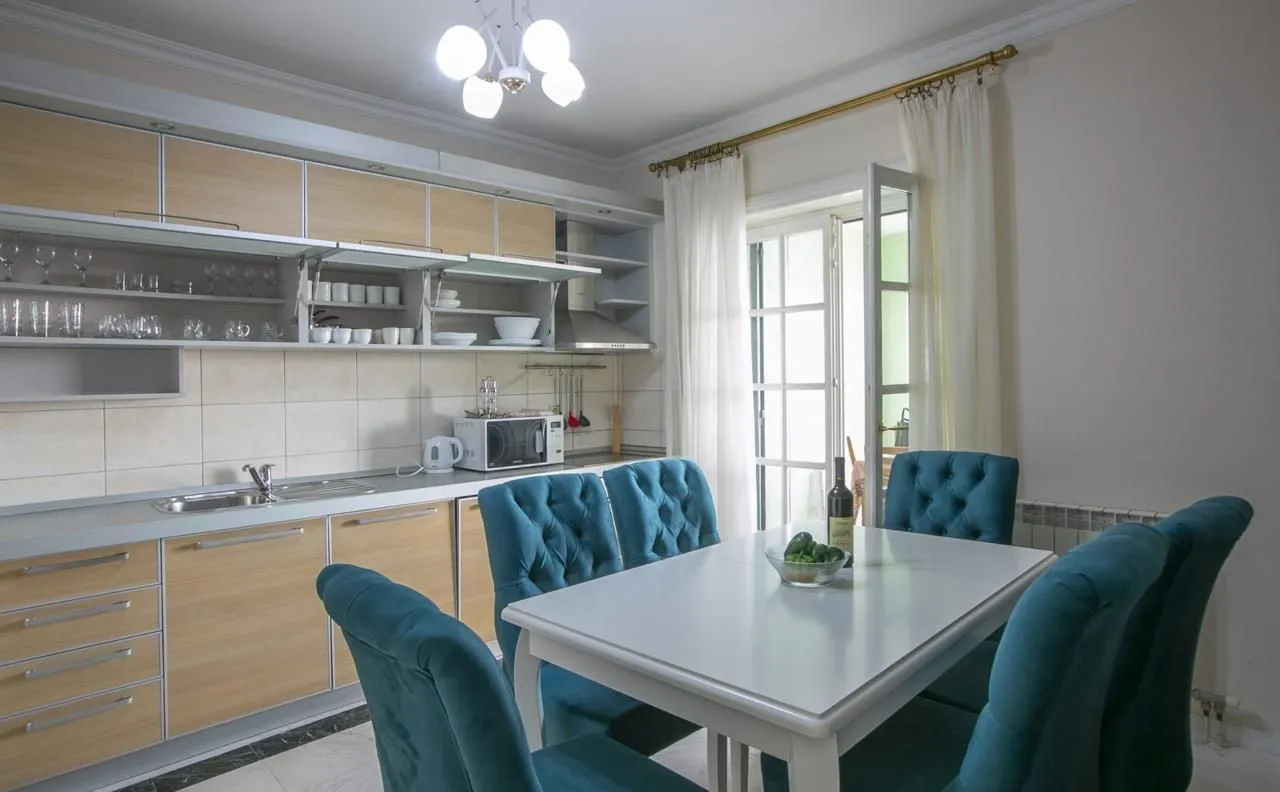 Sale, three bedroom apartment, 90m², Sveti Stefan, Budva