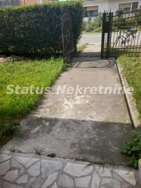 Prodaja, kuća, 250m², Futog, Novi Sad Sve Podlokacije