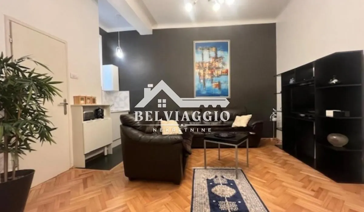Izdavanje, jednosoban stan, 35m², Stari Grad, Budva