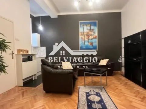Izdavanje, jednosoban stan, 35m², Stari Grad, Budva - image 1