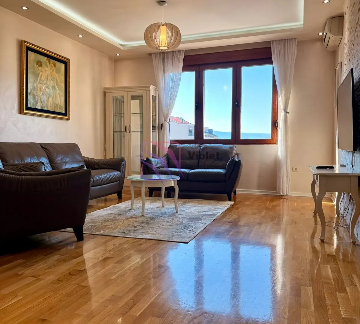 Izdavanje, dvosoban stan, 90m², Preko Morače, Podgorica