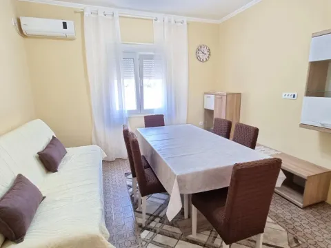 Izdavanje, kuća, 75m², Lastva Grbaljska, Kotor - image 2