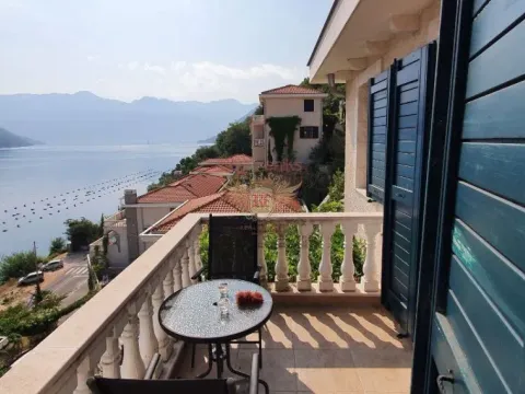 Prodaja, dvosoban stan, 59m², Kotor, Crna Gora