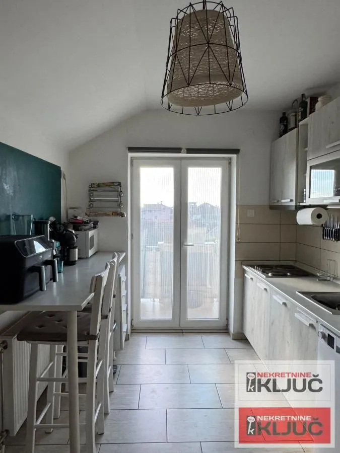 Prodaja, trosoban stan, 69m², Veternik, Novi Sad Sve Podlokacije