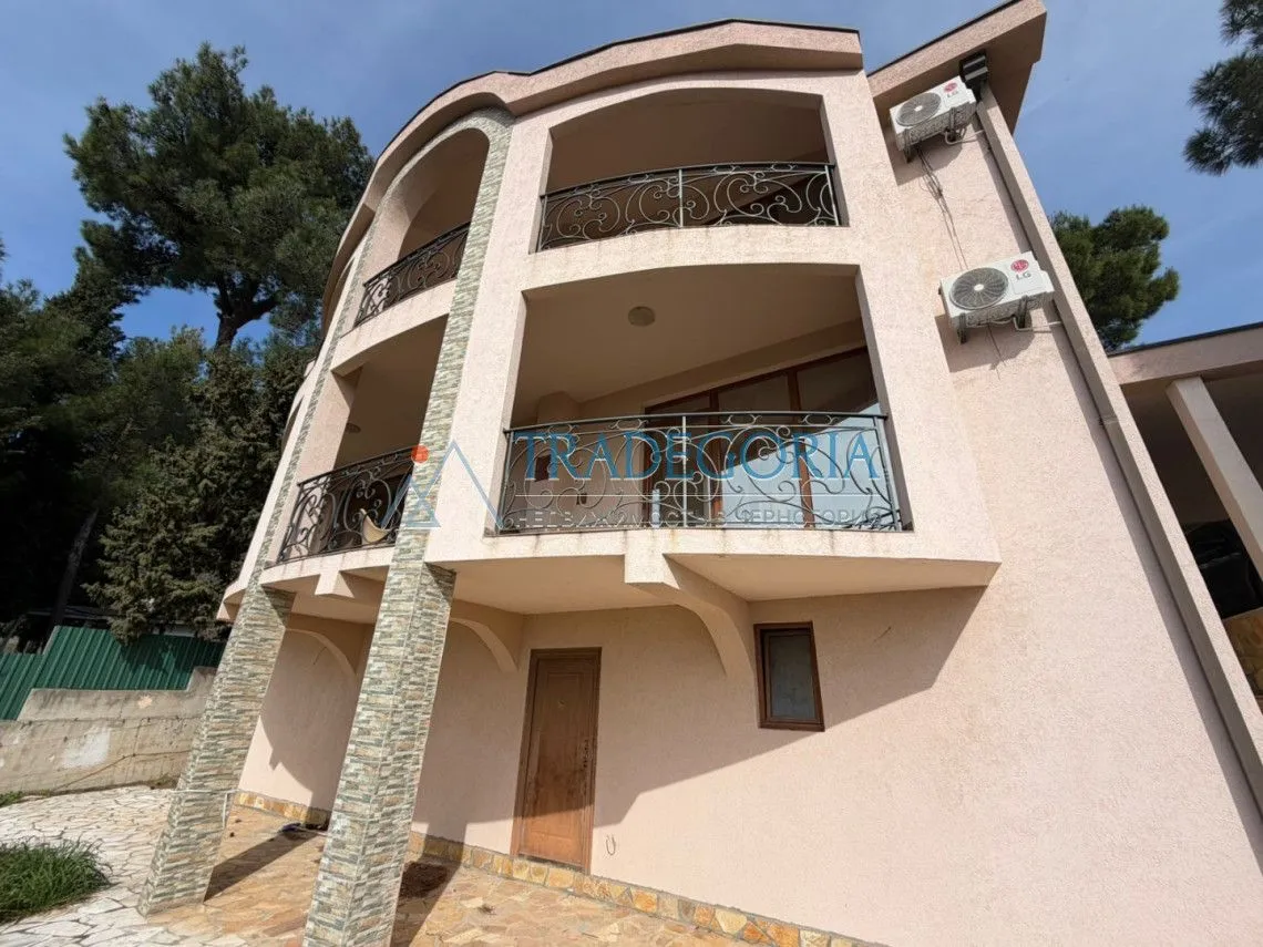 Sale, house, 400m², Bar, Crna Gora