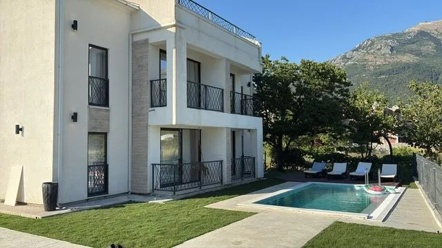 Prodaja, kuća, 100m², Lješevići, Kotor