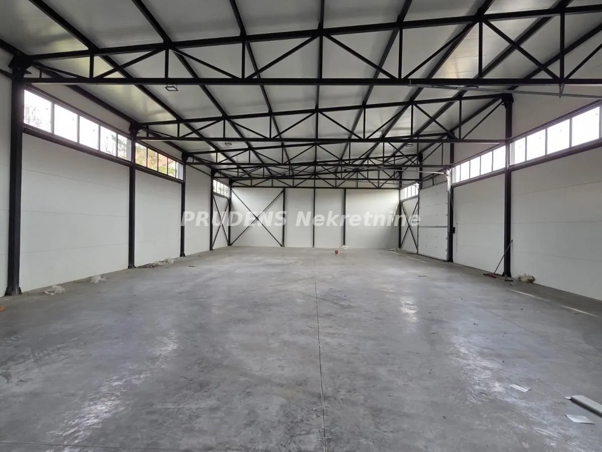 Izdavanje, poslovni prostor, 420m², Ledine, Beograd