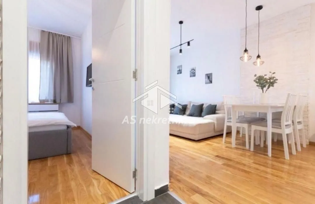Rent, two bedroom apartment, 43m², Južni Bulevar, Vračar Sve Podlokacije