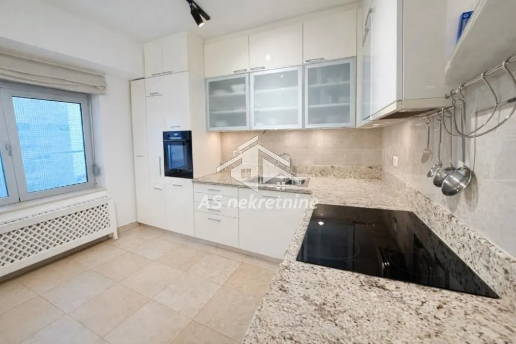 Izdavanje, trosoban stan, 100m², Vračar Hram, Vračar Sve Podlokacije