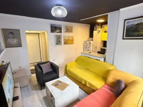 Prodaja, jednosoban stan, 45m², Centar, Podgorica - image 2