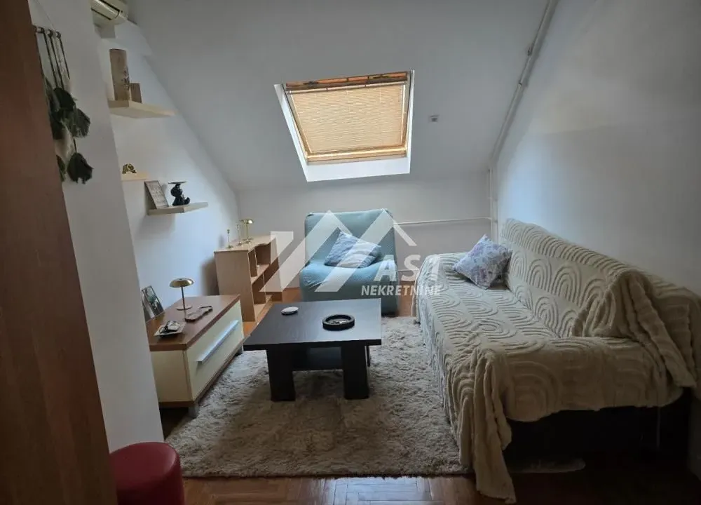 Izdavanje, jednosoban stan, 45m², Grbavica, Novi Sad Sve Podlokacije