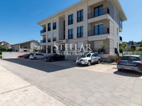 Izdavanje, jednosoban stan, 40m², Momišići, Podgorica - image 13