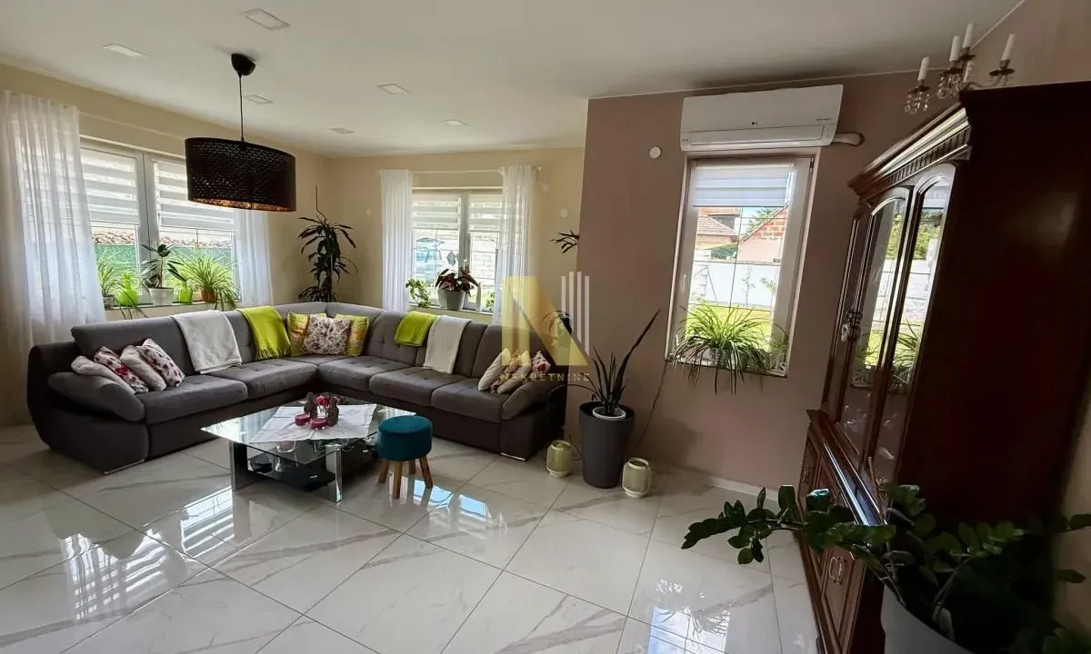 Sale, house, 182m², Palić, Subotica