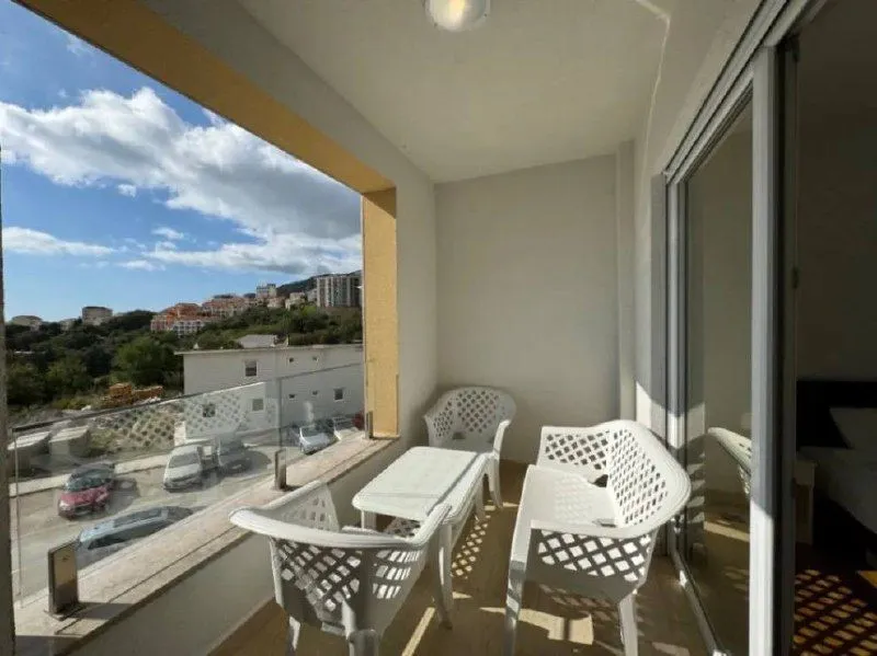 Rent, two bedroom apartment, 68m², Bečići, Budva