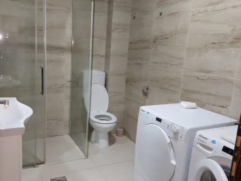 Izdavanje, trosoban stan, 80m², Centar, Loznica - image 12