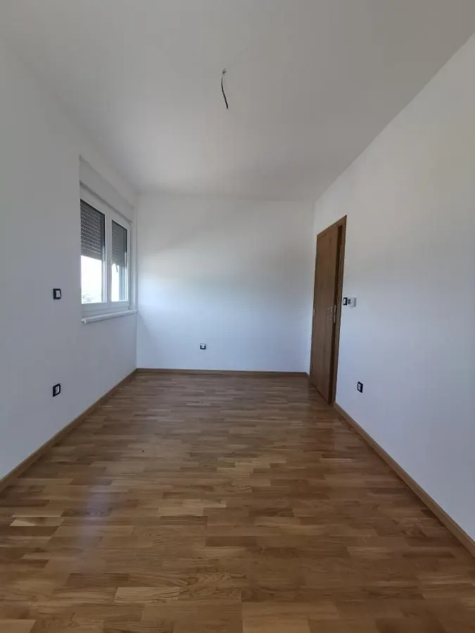 Prodaja, četvorosoban stan, 124m², Sremska Kamenica, Petrovaradin