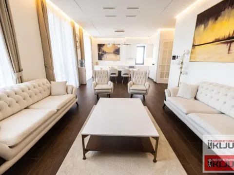 Izdavanje, četvorosoban stan, 135m², Tatarsko brdo, Petrovaradin - image 37