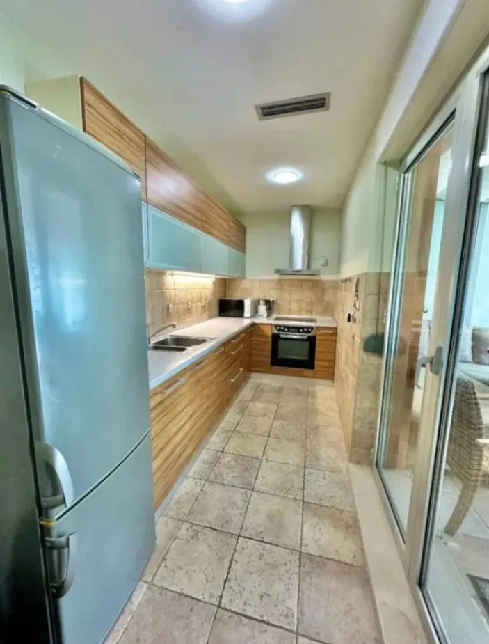 Prodaja, dvosoban stan, 102m², Dobrota, Kotor